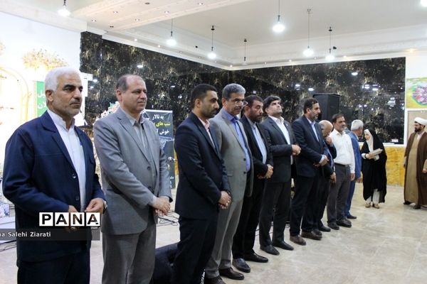 تجلیل از مربیان پرورشی‌، مشاوران‌، مراقبان سلامت و دبیران ورزش شهرستان بوشهر