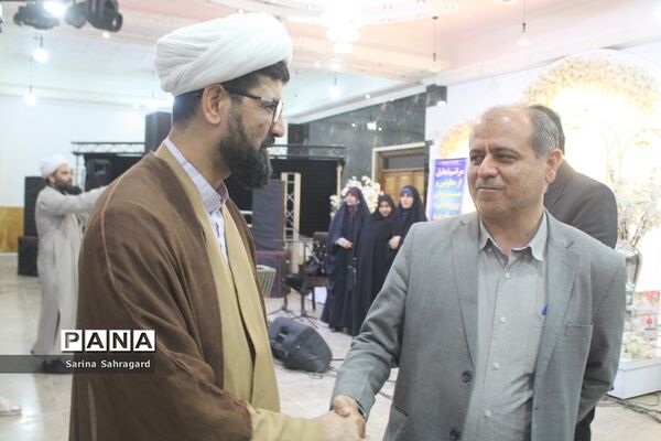 تجلیل از مربیان پرورشی‌، مشاوران‌، مراقبان سلامت و دبیران ورزش شهرستان بوشهر‌(‌2 )