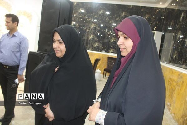 تجلیل از مربیان پرورشی‌، مشاوران‌، مراقبان سلامت و دبیران ورزش شهرستان بوشهر‌(‌2 )