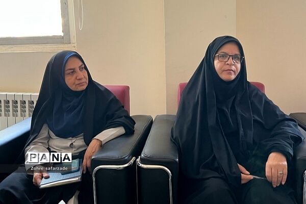 جلسه ارزیابی کیفیت‌بخشی به عملکرد مدیریت مراکز آموزشی در آموزش و پرورش رودهن