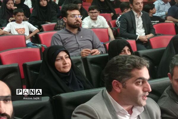 مراسم تجلیل از دانش‌آموزان برتر در رشته رباتیک شهرستان ورامین