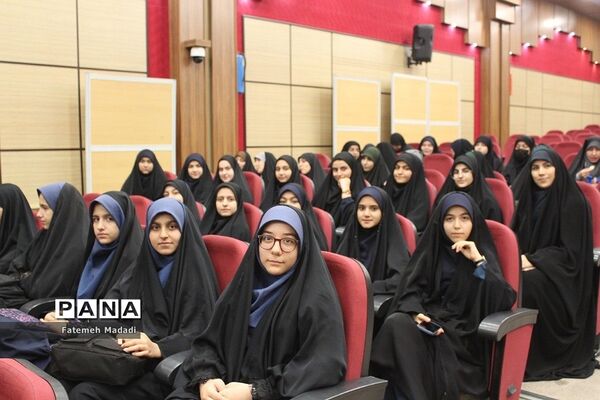 مراسم اختتامیه مدرسه انقلاب شهرستان‌های استان‌ تهران