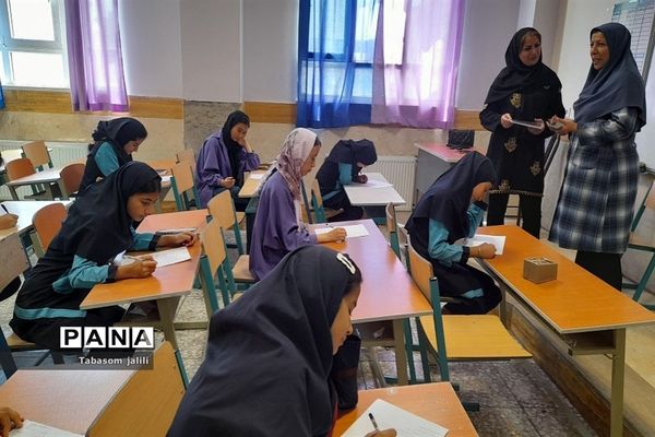 برگزاری مسابقات کتابخوانی مرحله‌‌ مدرسه‌ای در بهارستان دو