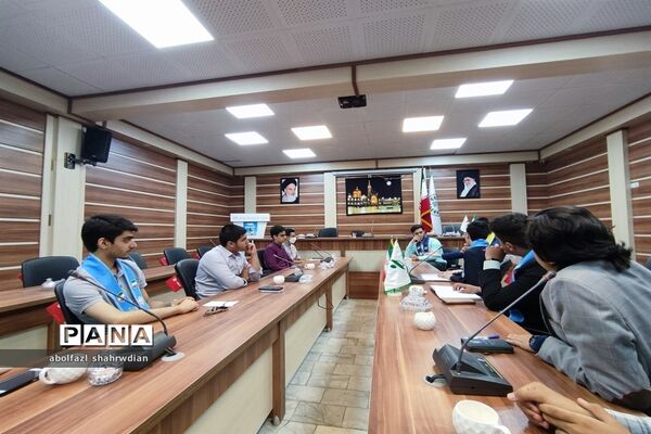 نشست نمایندگان مجلس دانش‌آموزی قطب شهید‌هاشمی‌نژاد استان خراسان رضوی