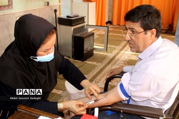 غربالگری دیابت و کلسترول خون  در اداره کل آموزش و پرورش استان بوشهر
