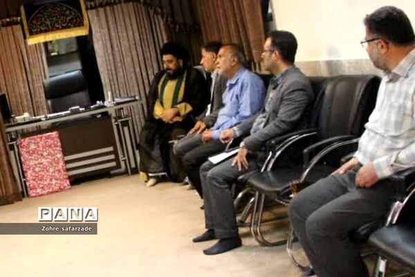 جلسه اعضای ستاد یادواره شهدا و سه شهید گمنام شهر آبعلی با امام جمعه رودهن