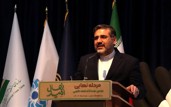 ادبیات داستانی در جامعه ایرانی سنتی قوی دارد