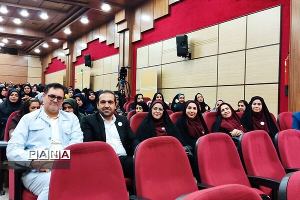 تقدیر از معلمان برتر خشت اولی شهرستان‌های استان تهران دراردوگاه استانی شهید محمد منتظری شهریار