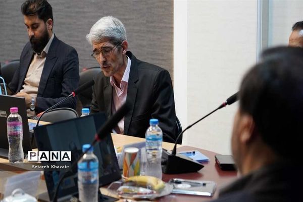 نشست رئیس مرکز اطلاع رسانی و روابط عمومی وزارت آموزش و پرورش با کارشناسان روابط‌عمومی ادارات شهرستان مشهد