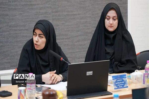 نشست رئیس مرکز اطلاع رسانی و روابط عمومی وزارت آموزش و پرورش با کارشناسان روابط‌عمومی ادارات شهرستان مشهد