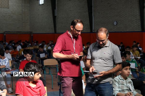 حضور پسران در آزمون ورودی مدارس استعدادهای درخشان