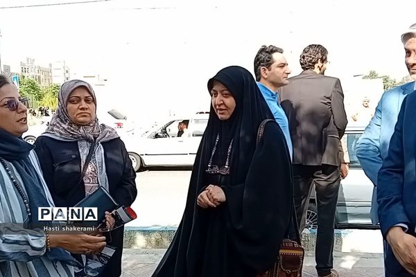 حضور رئیس سازمان پرورش استعدادهای درخشان کشور میان اولیای دانش‌آموزان داوطلب آزمون تیزهوشان