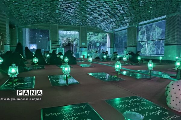 یادبود شهید‌محمد قنبری در گلزارشهدای شهرستان‌ قرچک