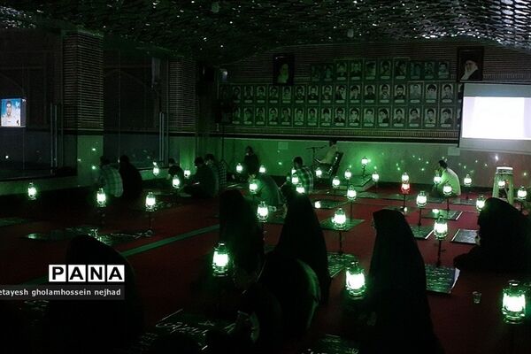 یادبود شهید‌محمد قنبری در گلزارشهدای شهرستان‌ قرچک