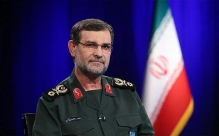شناورهای عبوری از تنگه هرمز باید به زبان فارسی خود را معرفی کنند