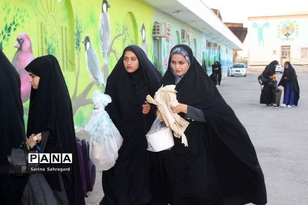 اعزام دانش‌آموزان دختر زیارت اولی  استان بوشهر به مشهد مقدس -۲