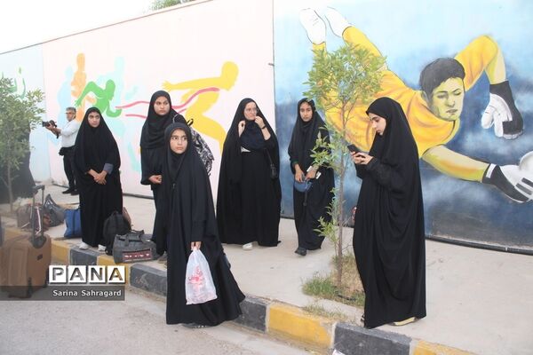 اعزام دانش‌آموزان دختر زیارت اولی  استان بوشهر به مشهد مقدس -۲