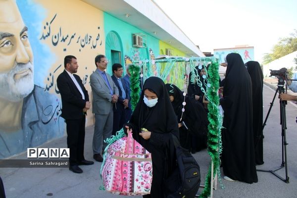 اعزام دانش‌آموزان دختر زیارت اولی  استان بوشهر به مشهد مقدس -۲