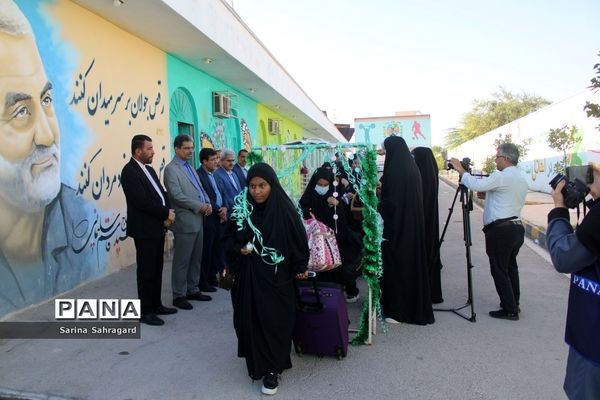 اعزام دانش‌آموزان دختر زیارت اولی  استان بوشهر به مشهد مقدس -۲