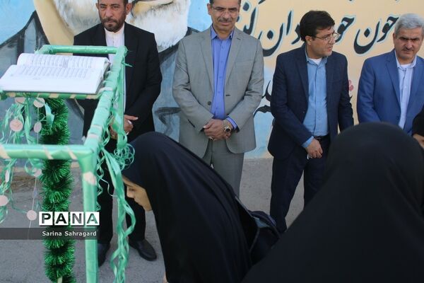 اعزام دانش‌آموزان دختر زیارت اولی  استان بوشهر به مشهد مقدس -۲