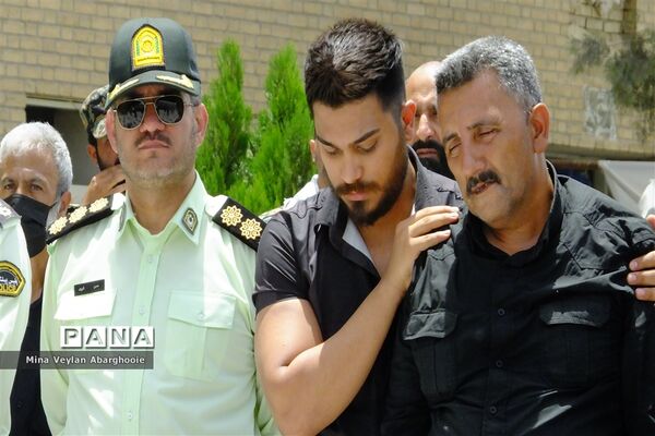 مراسم تشییع و خاکسپاری پیکر شهید مدافع امنیت علی محمودی در شهرستان پیشوا