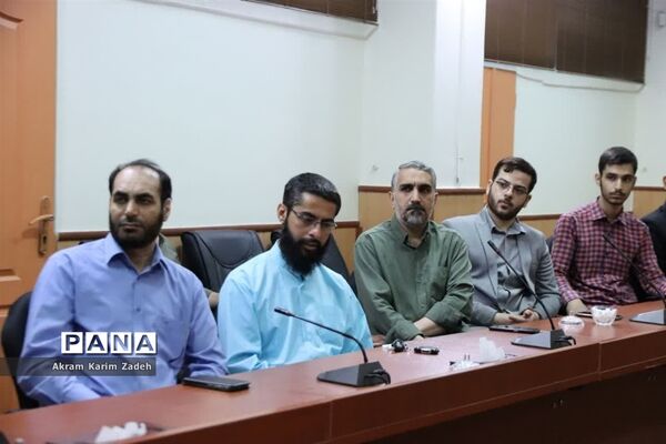 مراسم تقدیر از فعالان انجمن‌ اسلامی در آموزش و پرورش اسلامشهر