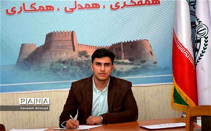مجلس دانش‌آموزی محلی برای رشد همه‌جانبه دانش‌آموز است
