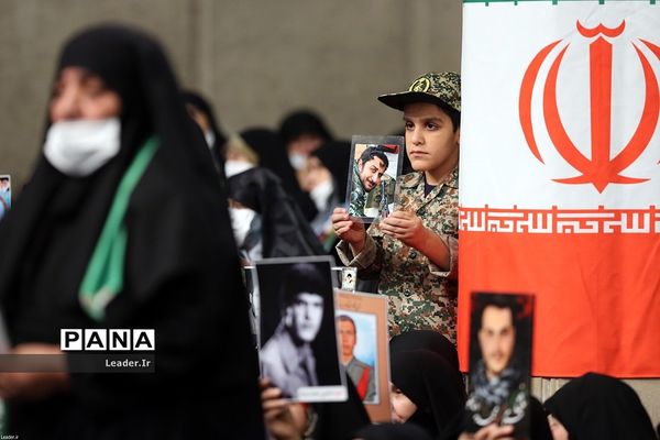 دیدار جمعی از خانواده‌های شهدا با مقام معظم رهبری