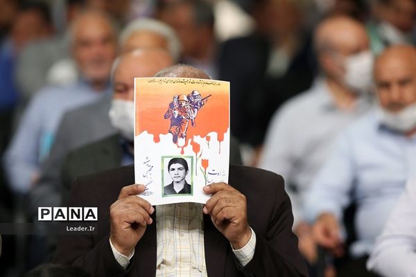 دیدار جمعی از خانواده‌های شهدا با مقام معظم رهبری