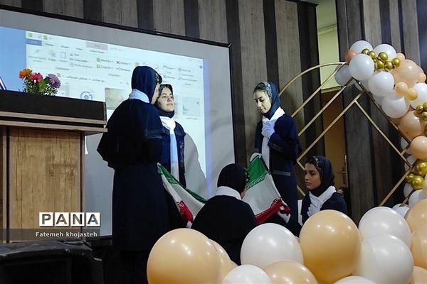 مراسم تجلیل از پیشگامان دانش و تربیت مدارس غیردولتی شهرستان قرچک