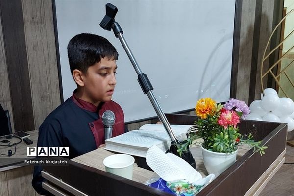 مراسم تجلیل از پیشگامان دانش و تربیت مدارس غیردولتی شهرستان قرچک