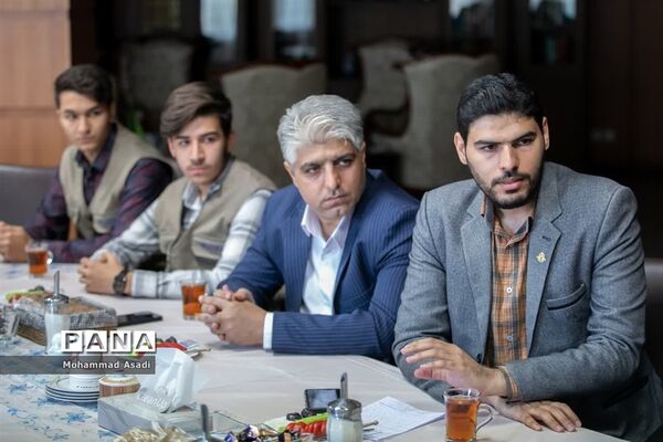 دیدار صمیمی خبرنگاران پانا با استاندار مرکزی