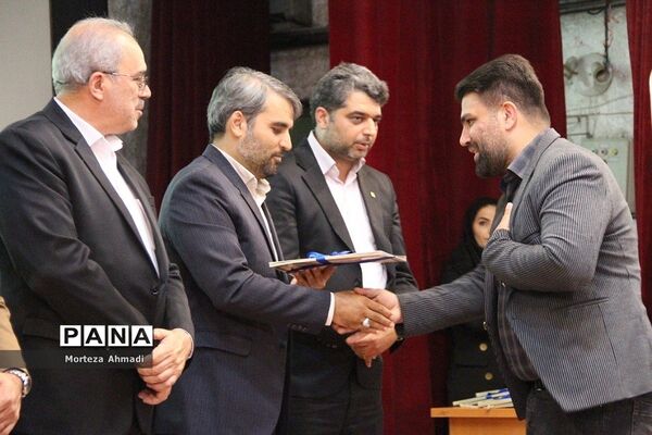آیین تجلیل از برگزیدگان مرحله استانی دوازدهمین جشنواره نوجوان سالم شهرستان‌های استان تهران