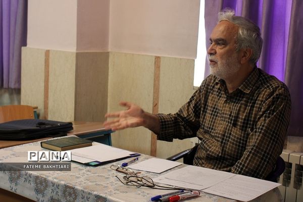 کارگاه‌های توانمندسازی رتبه‌های برتر قرآن‌ و عترت شهرستان‌های استان تهران‌