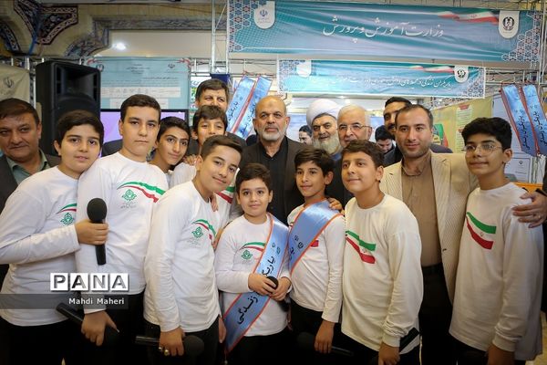 حضور وزیر کشور و فرماندهی نیروی انتظامی در ستاد مبارزه با مواد مخدر