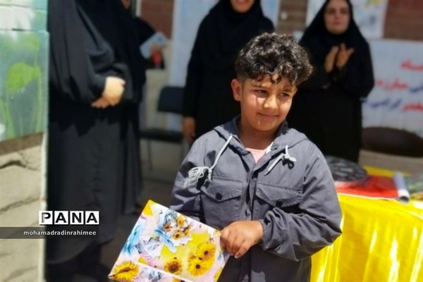 ویژه‌برنامه روز جهانی مبارزه با مواد مخدر در مدرسه ابوعلی‌سینا شهرستان فیروزکوه