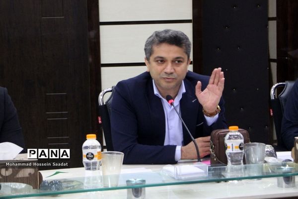 جلسه هم‌اندیشی توسعه و تجهیز هنرستان‌های استان بوشهر