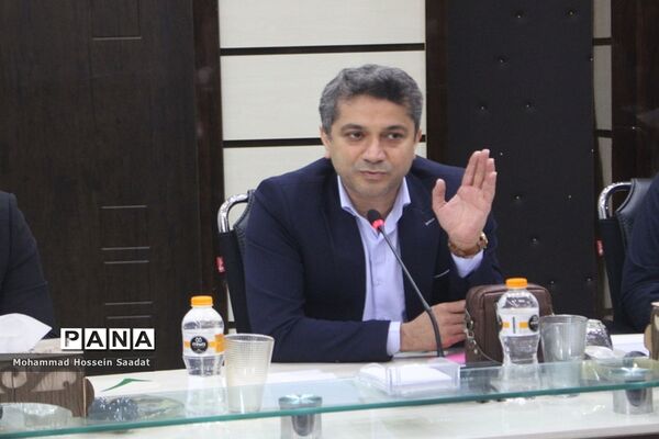 جلسه هم‌اندیشی توسعه و تجهیز هنرستان‌های استان بوشهر