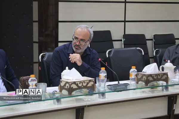 جلسه هم‌اندیشی توسعه و تجهیز هنرستان‌های استان بوشهر