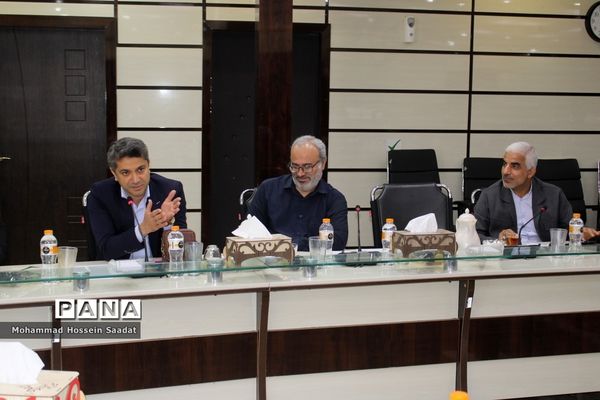 جلسه هم‌اندیشی توسعه و تجهیز هنرستان‌های استان بوشهر