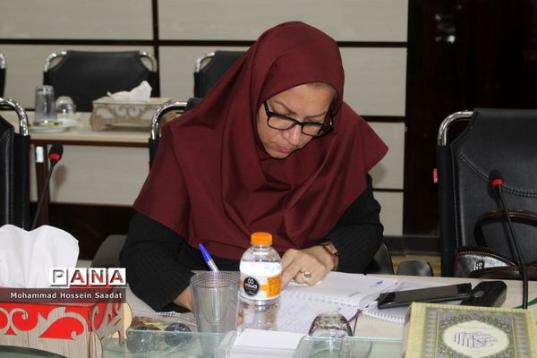 جلسه هم‌اندیشی توسعه و تجهیز هنرستان‌های استان بوشهر