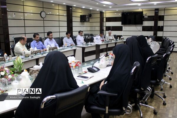 نشست مدیرکل آموزش و پرورش استان بوشهر با حوزه معاون پرورشی و فرهنگی