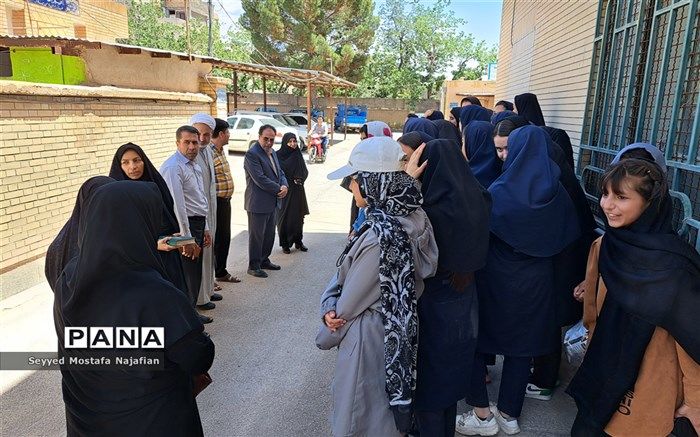 ۴۰ دانش‌آموز زیارت اولی از اسفراین به مشهد اعزام شدند