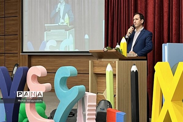 تجلیل از معماران خشت اول در ناحیه 2 بهارستان
