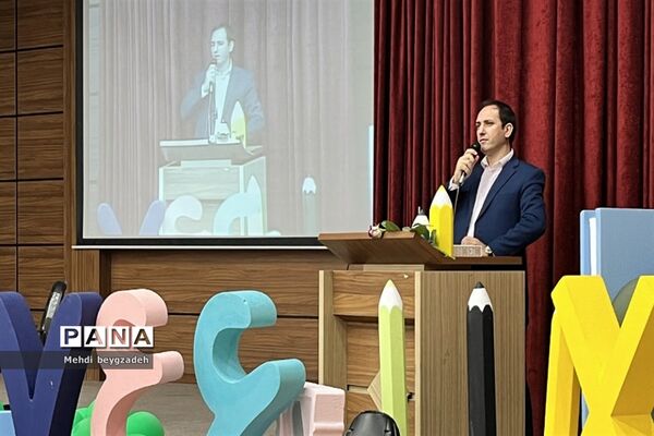 تجلیل از معماران خشت اول در ناحیه 2 بهارستان