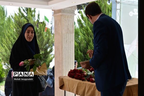 تجلیل از معماران خشت اول در ناحیه 2 بهارستان