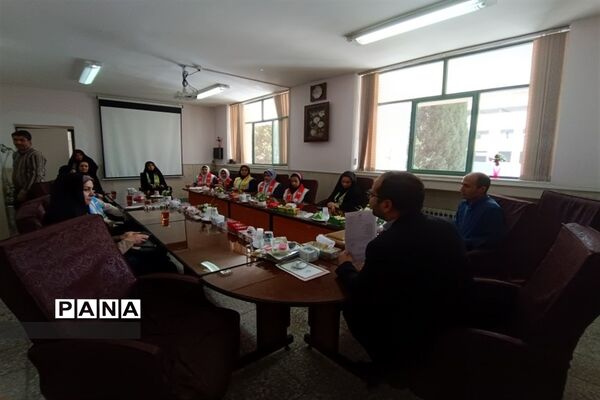 مراسم تجلیل  از دانش‌آموزان فعال سازمان دانش‌آموزی شهرستان پیربکران
