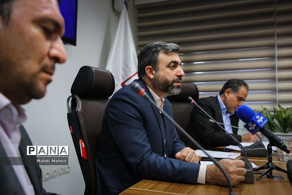 نشست خبری رئیس ستاد مرکزی ثبت‌نام دانش‌آموزان با اصحاب رسانه