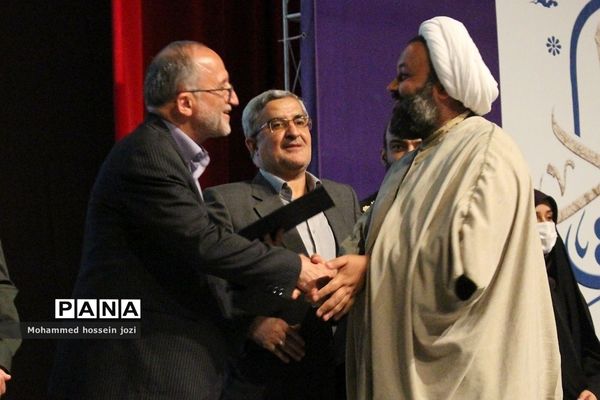 آیین اختتامیه و تجلیل از برگزیدگان اولین جشنواره روایت جهاد در قم