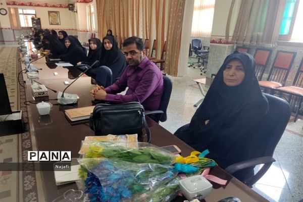 نشست شورای اداری آموزش‌و‌پرورش شهرستان خمینی‌شهر‌